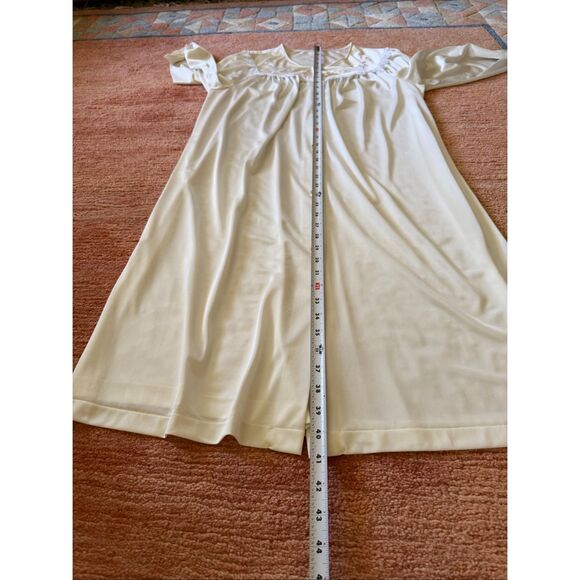 Shadowline Ivory Peignoir Robe Medium Button Front Lace Trim Vintage Nylon - Picture 5 of 8